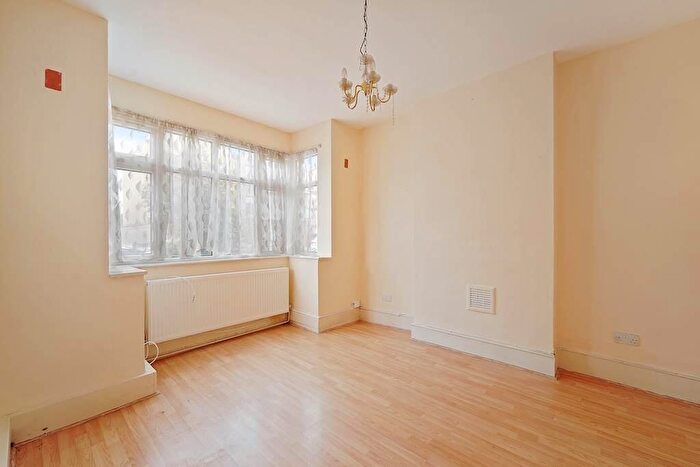3 Bedroom Terraced House For Sale In South Birkbeck Road, London, E11