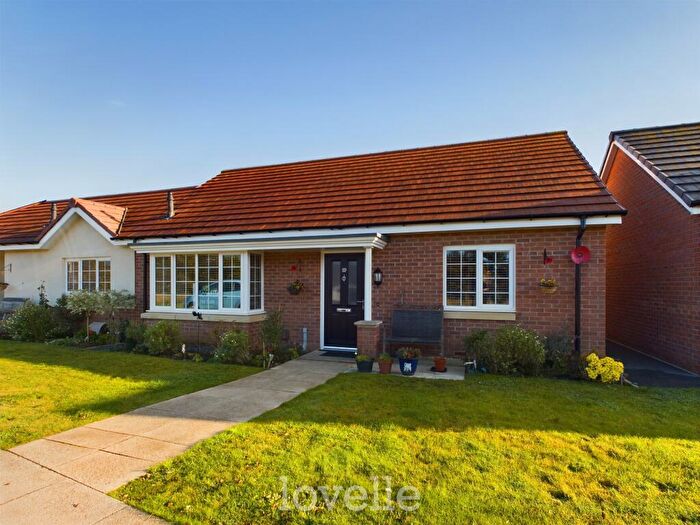 2 Bedroom Semi-Detached Bungalow For Sale In Hawthorne Road, Humberston, DN36