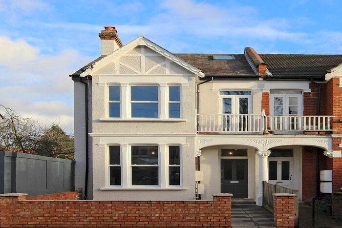 5 Bedroom Property To Rent In Cumberland Road, London, W3