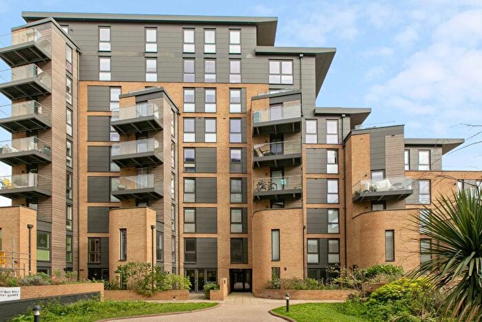 2 Bedroom Flat For Sale In Baltic Avenue, Brentford, TW8