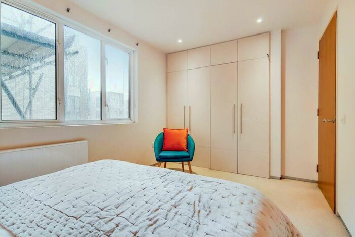 1 Bedroom Flat To Rent In City Road, Islington, London, EC1V