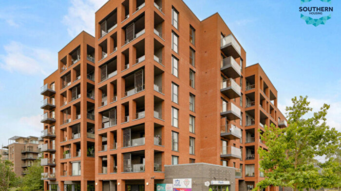 2 Bedroom Flat For Sale In Cranfield Walk, London, SE3