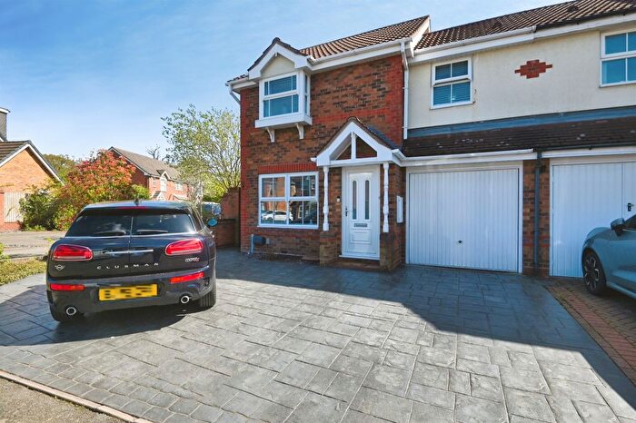 3 Bedroom End Terrace House For Sale In Chater Drive, Sutton Coldfield, B76