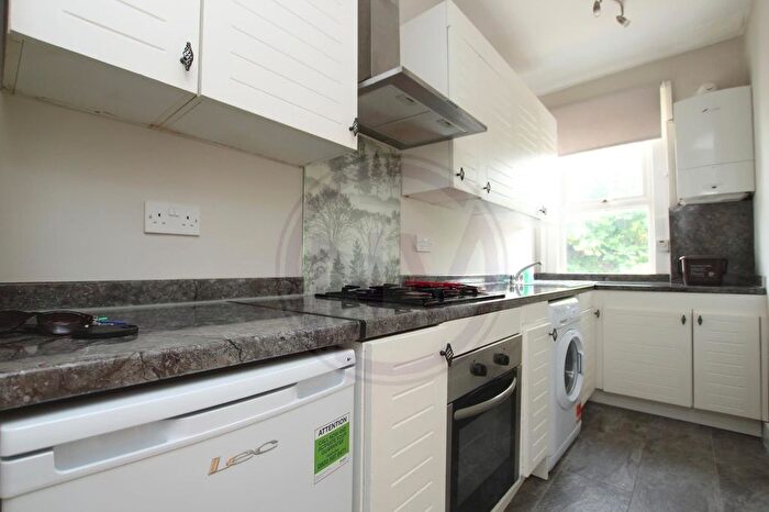 1 Bedroom Flat To Rent In Falmer Road, Enfield, EN1