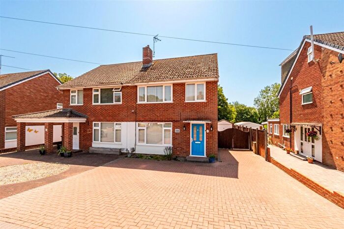 3 Bedroom Semi-detached House For Sale In Lea Close, Reading, RG30
