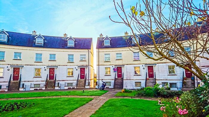 3 Bedroom Town House To Rent In Royffe Way, Bodmin, PL31