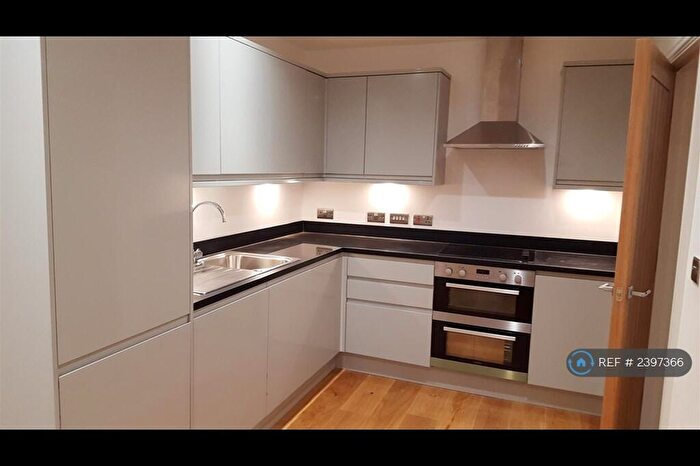 2 Bedroom Flat To Rent In Addington Road, South Croydon, CR2