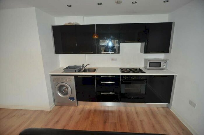 1 Bedroom Flat To Rent In Stone Street, Bradford, BD1