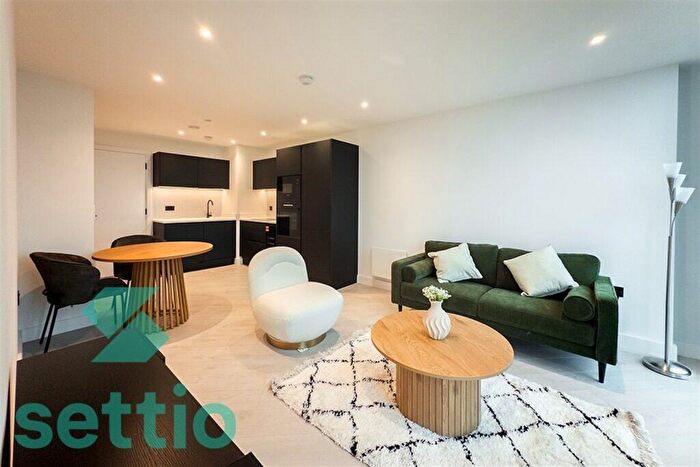 1 Bedroom Apartment To Rent In Vista River Tower, M3