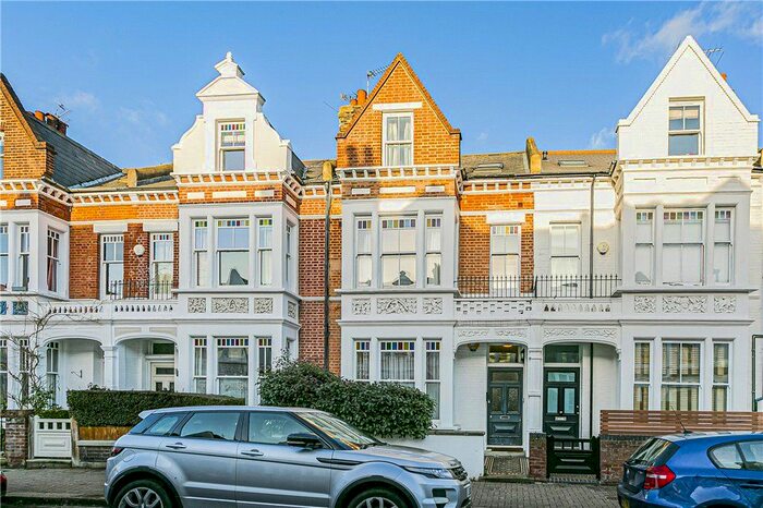 2 Bedroom Flat To Rent In Chelverton Road, Putney, SW15