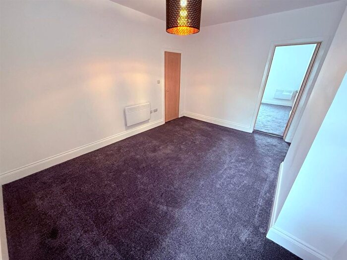 2 Bedroom Flat To Rent In Lovely Lane, Warrington, WA5