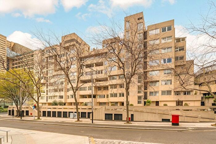 2 Bedroom Flat To Rent In Upper Ground, London, SE1