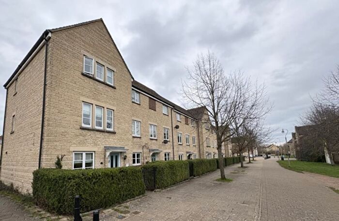 3 Bedroom End Terrace House For Sale In Cedar Drive, Witney, OX28
