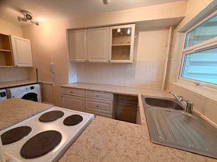 2 Bedroom Flat To Rent In Oswalds Court, Redland, Bristol, BS6