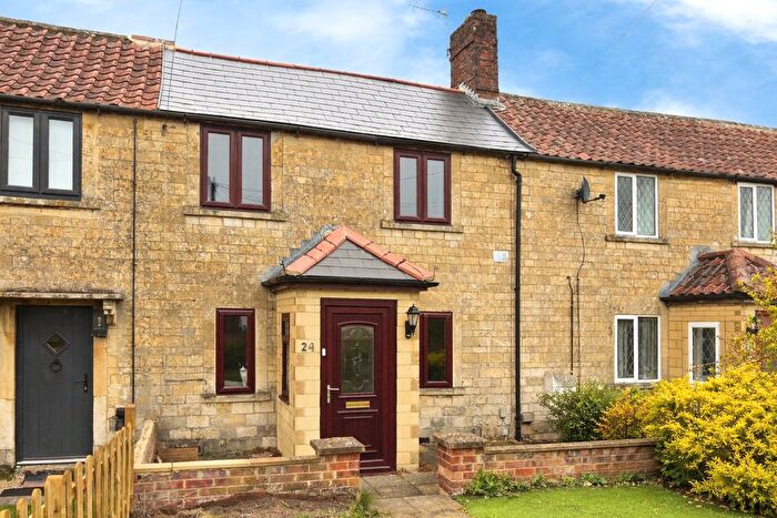 3 Bedroom Terraced House For Sale In Woodcock Road, Warminster, BA12