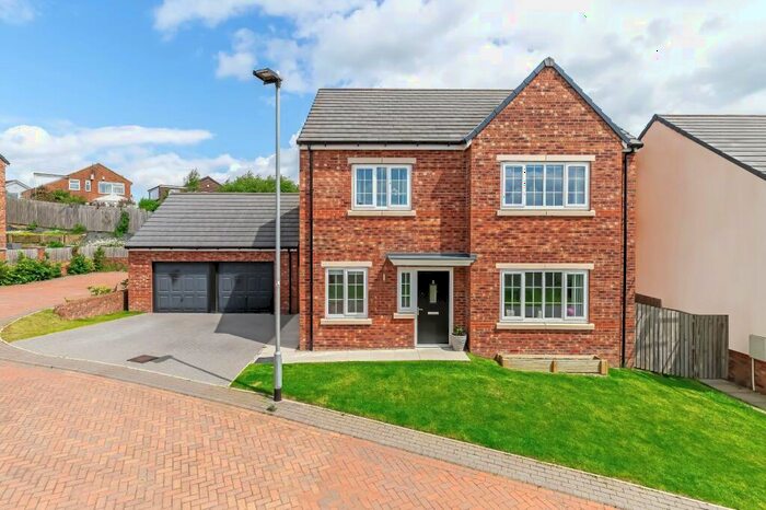 4 Bedroom Detached House For Sale In Carr Banks View, Otley, West Yorkshire, LS21