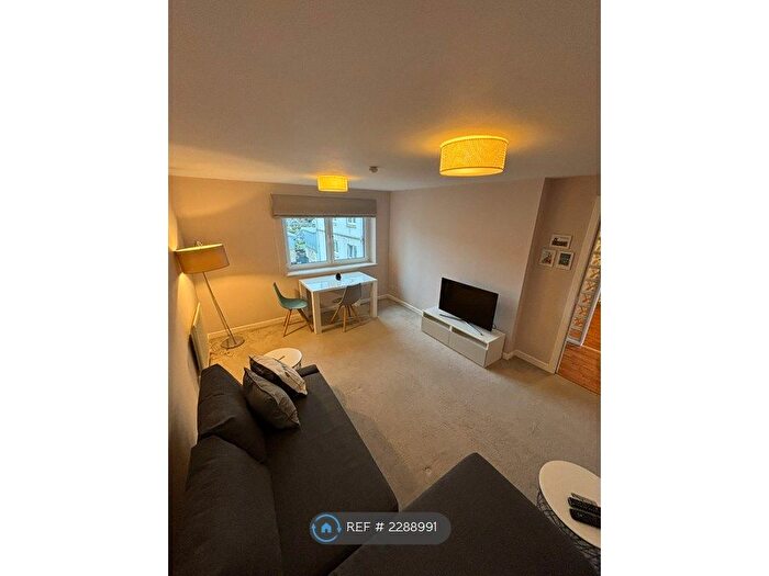 2 Bedroom Flat To Rent In Pilrig Heights, Edinburgh, EH6