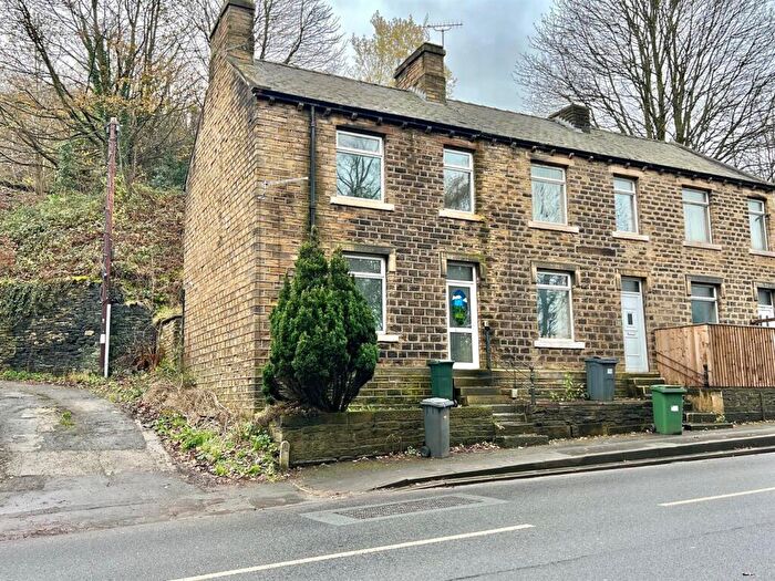 2 Bedroom End Of Terrace House For Sale In Manchester Road, Huddersfield, HD4