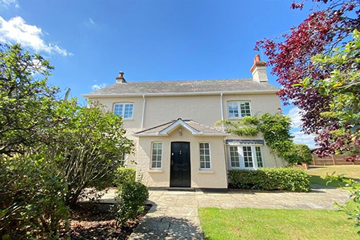 4 Bedroom House To Rent In Spencers Wood, Berkshire, RG7