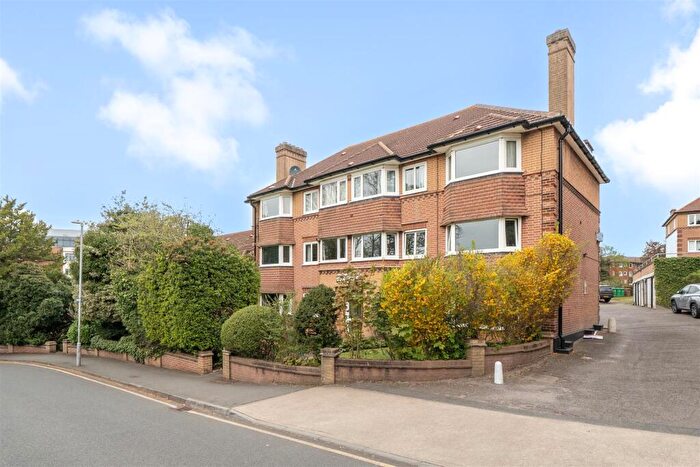 2 Bedroom Apartment For Sale In South Bank, Surbiton, KT6
