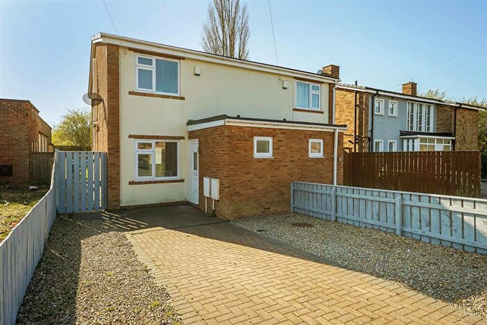 3 Bedroom Semi-Detached House To Rent In Greville Way, Newton Aycliffe, DL5