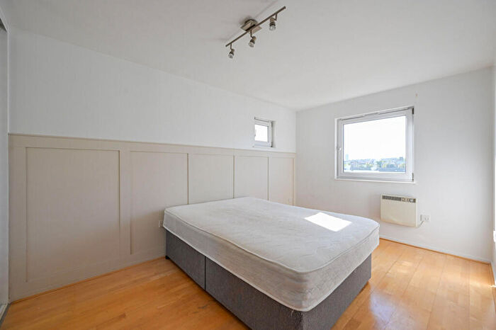 3 Bedroom Flat For Sale In The Reflection, Gallions Reach, London, E16