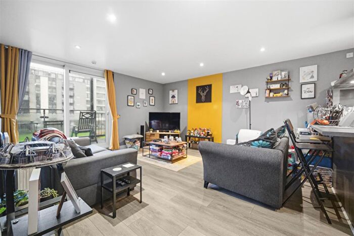 2 Bedroom Flat For Sale In Ferry Court, Cardiff Bay, Cardiff, CF11