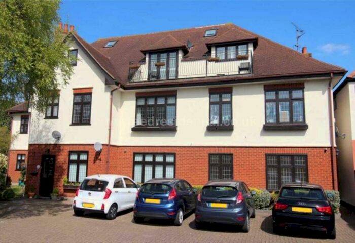 2 Bedroom Flat To Rent In Hadleigh Road, Leigh On Sea, SS9