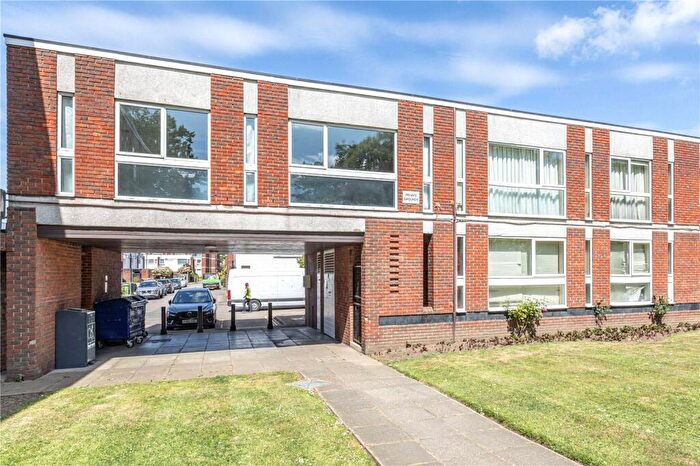 2 Bedroom Apartment To Rent In Brantwood Gardens, West Byfleet, Surrey, KT14
