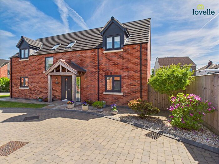4 Bedroom Detached House For Sale In Lapstone Close, Nettleton, LN7