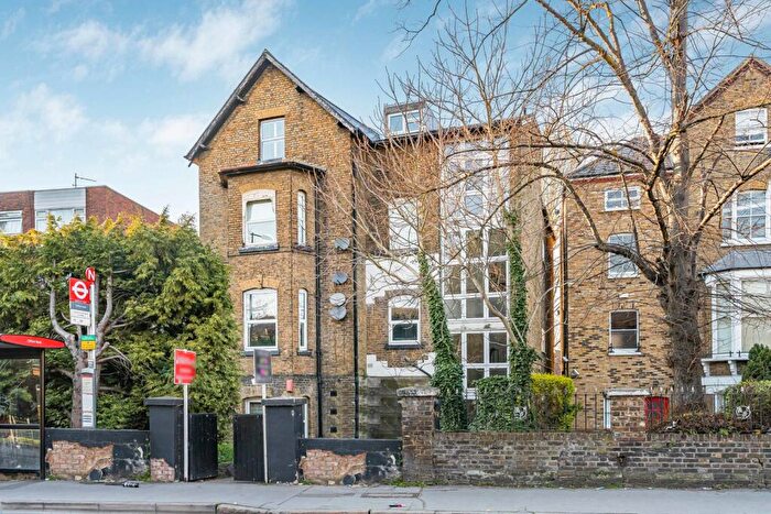 2 Bedroom Apartment For Sale In Selhurst Road, London, SE25