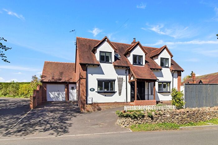 4 Bedroom Detached House For Sale In Walwyn Road, Colwall, WR13