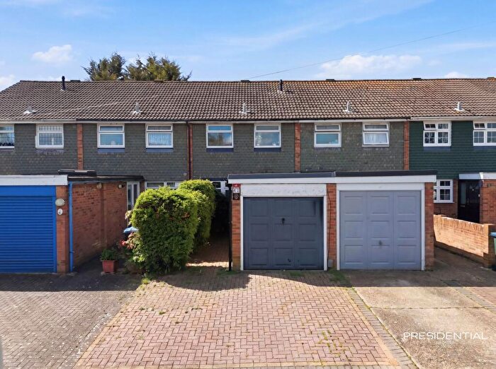 3 Bedroom Terraced House For Sale In Nevill Way, Loughton, IG10