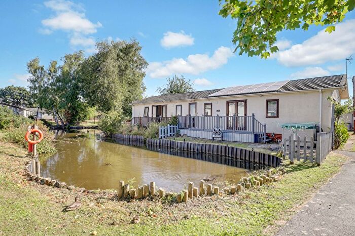 2 Bedroom Park Home For Sale In Moor Lane, Calverton, NG14