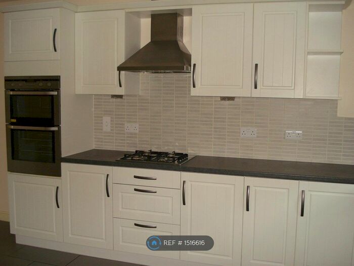 4 Bedroom Semi-Detached House To Rent In Shackleton Way, Yaxley, Peterborough, PE7