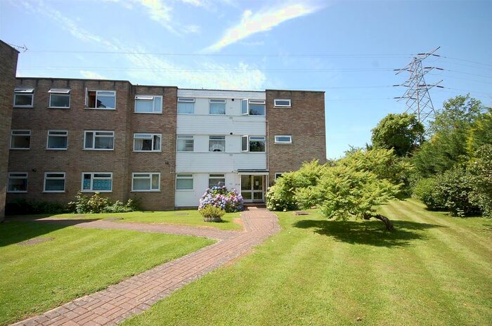 2 Bedroom Property To Rent In Lonsdale Close, Hatch End, Pinner, HA5