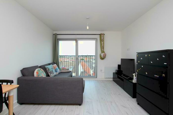 2 Bedroom Apartment To Rent In The Square - Cheswick Village, BS16