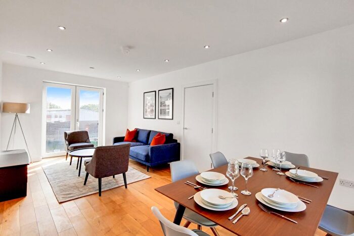 3 Bedroom Flat To Rent In Prospect Row, London, E15