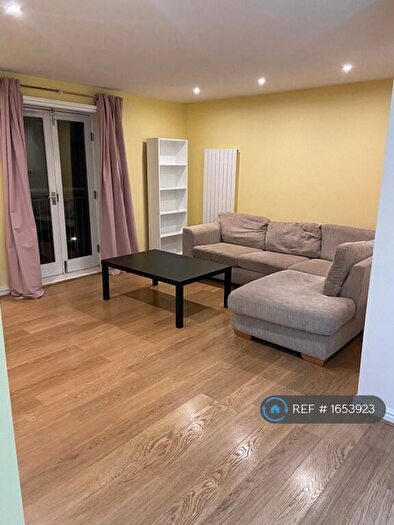 2 Bedroom Flat To Rent In Sunlight Square, London, E2