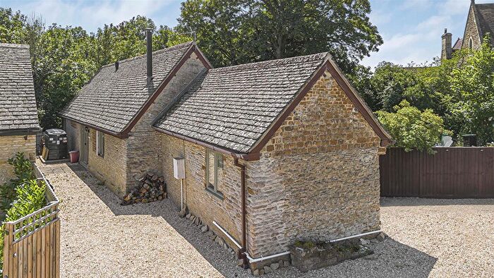 3 Bedroom Property For Sale In Main Street, Duns Tew, OX25
