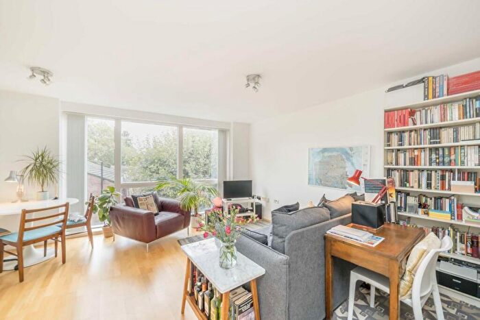 1 Bedroom Flat To Rent In Kings Arms Court, Old Montague Street, E1