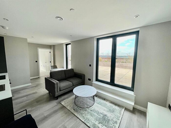 1 Bedroom Apartment To Rent In Flat, Springwell Gardens, Leeds City Centre, LS12