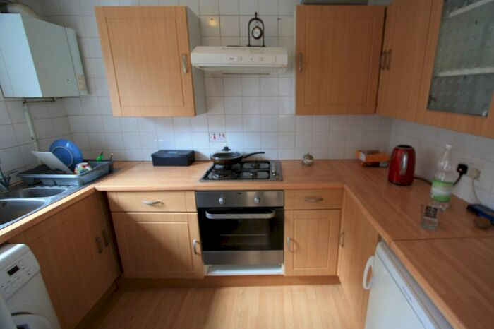 2 Bedroom End Of Terrace House To Rent In Church Place, Mitcham, CR4