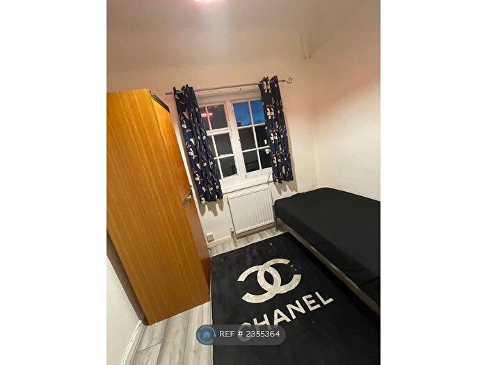 4 Bedroom Semi-Detached House To Rent In Bedwell Road, London, N17