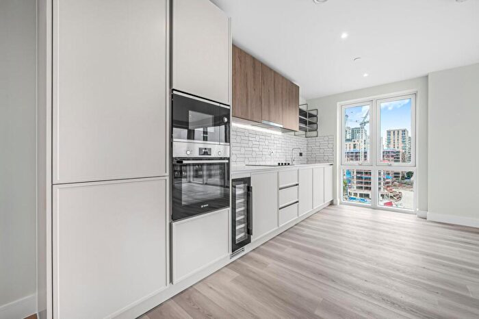 3 Bedroom Flat To Rent In Cairncross House, Townsend Road, SE3