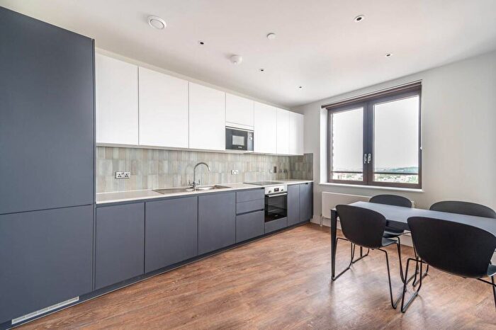 2 Bedroom Flat To Rent In Park Lane, Wembley, HA9