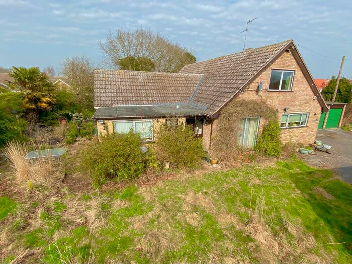 5 Bedroom Detached House For Sale In The Green, Allington, NG32