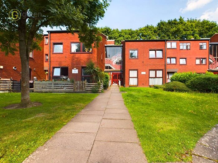 2 Bedroom Flat To Rent In Badgers Bank Road, Tansy, B74