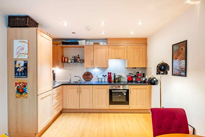 1 Bedroom Apartment For Sale In Godstone Road, Whyteleafe, CR3