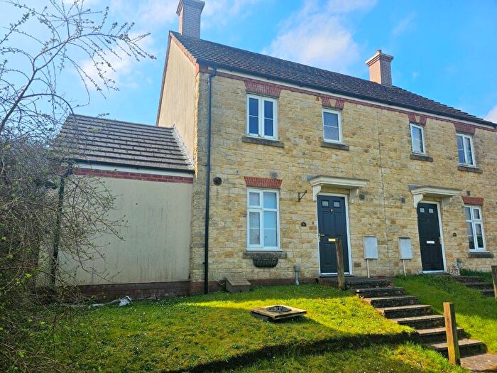 3 Bedroom Semi-Detached House For Sale In Harrolds Close, Dursley, GL11